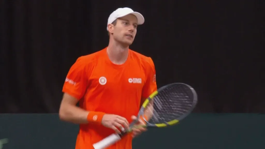 Van de Zandschulp struggles, only narrowly beats world No. 829 in opening Davis Cup match