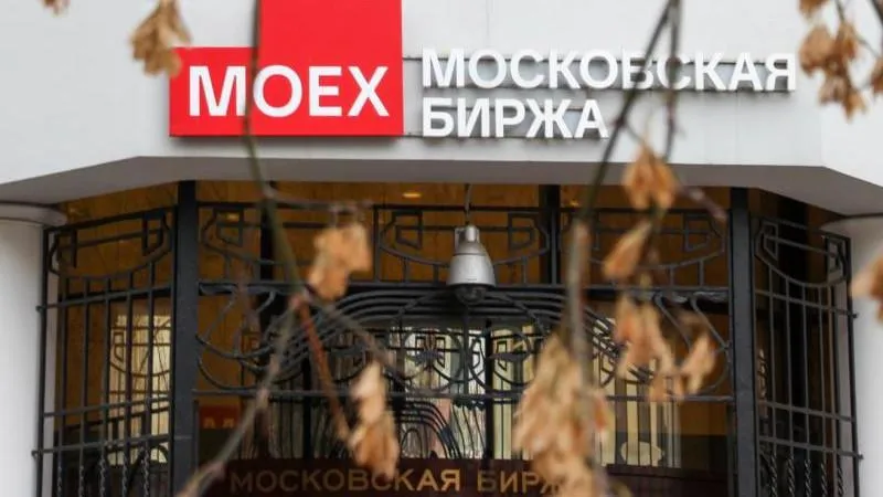 Russian stock market rebounds at open, showing resilience amid regional tensions