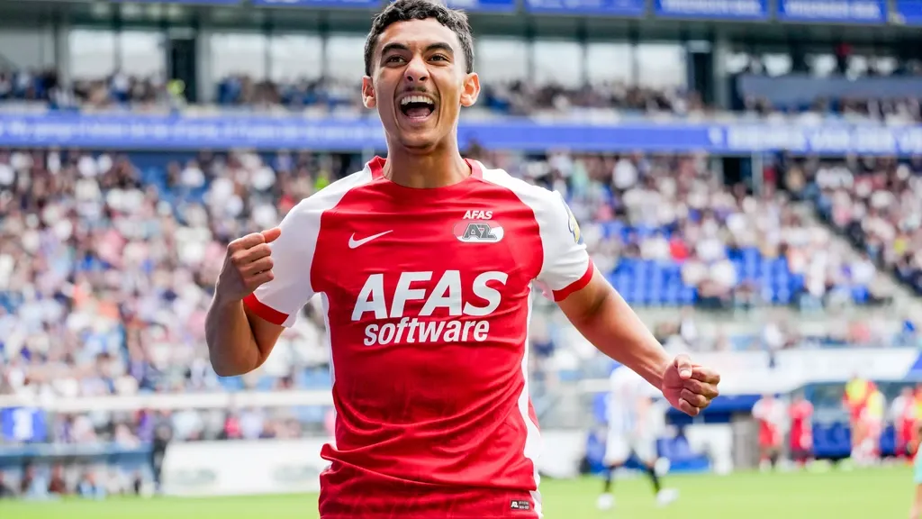 AZ stays perfect in Eredivisie with comeback win at Heerenveen
