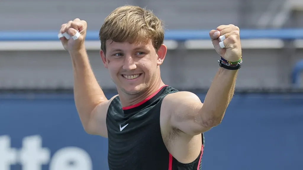 Wheelchair tennis star Niels Vink completes Grand Slam at US Open, De Groot falls in final