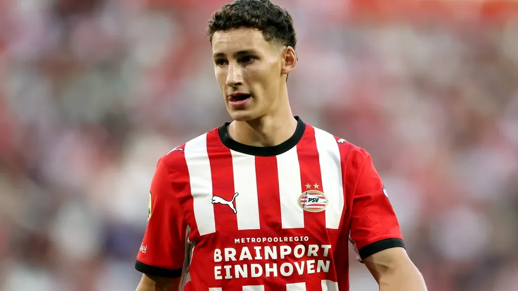 Van Bommel a year after ACL injury already playing at a high level: 'Will become a big player'