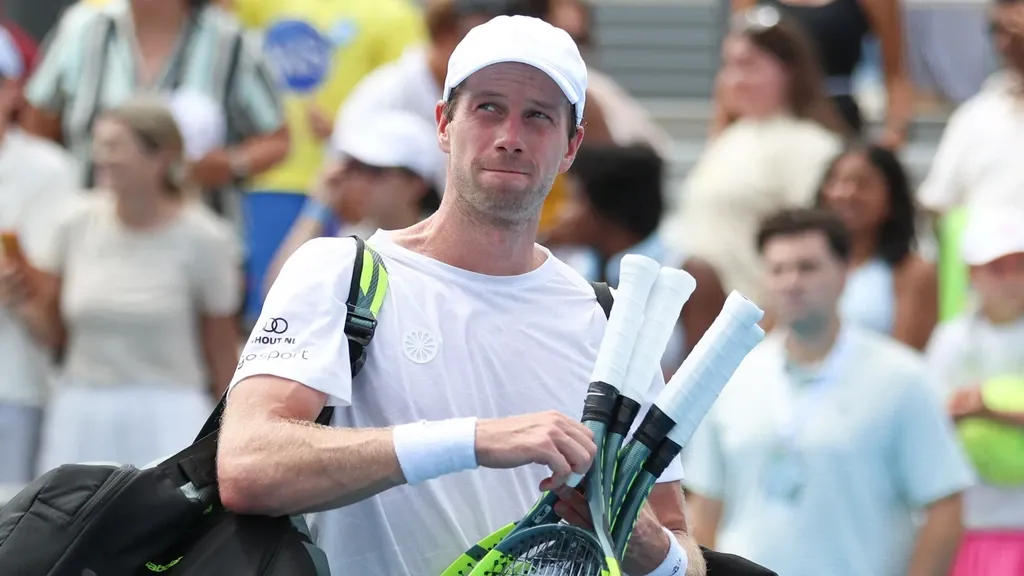 Van de Zandschulp reaches US Open second round without dropping a set