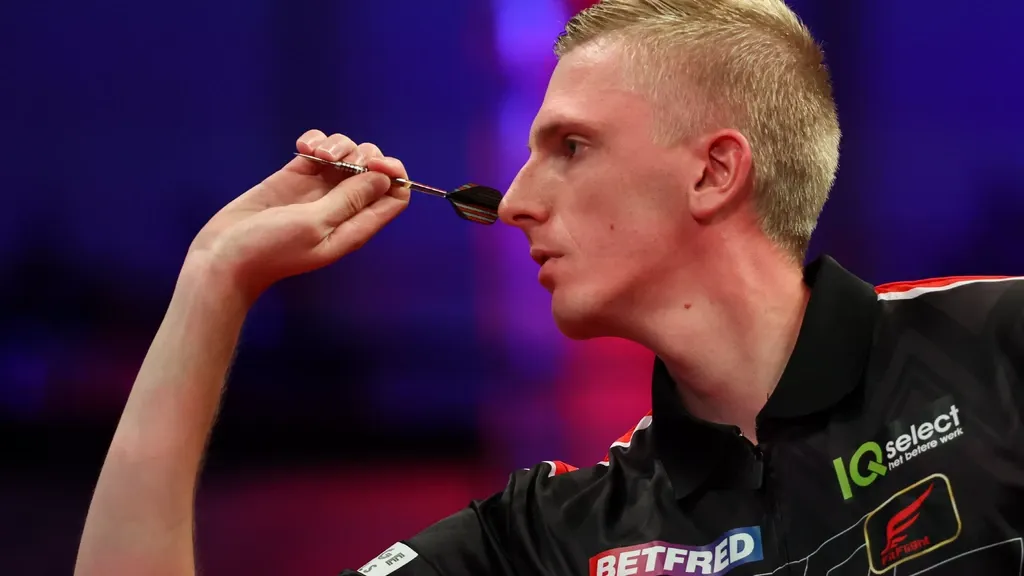Nijman narrowly edges veteran Whitlock to reach second round of World Series Finals